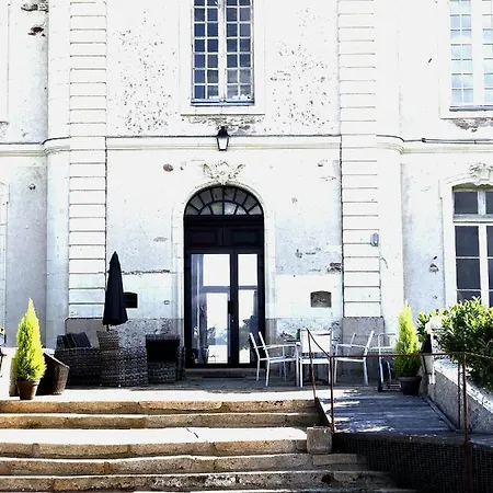 호텔 Particulier Chateau Des Marais Proximite Et Vue Sur Le De Grand Lieu 3*