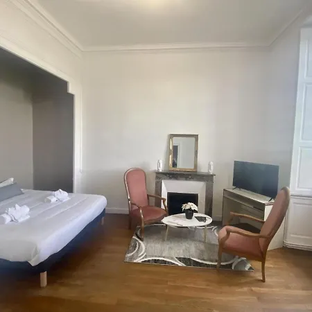 Hotel Particulier Chateau Des Marais Proximite Et Vue Sur Le De Grand Lieu