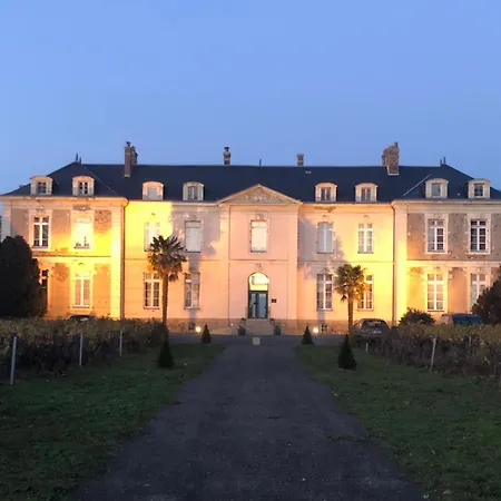 Particulier Chateau Des Marais Proximite Et Vue Sur Le De Grand Lieu Hotel