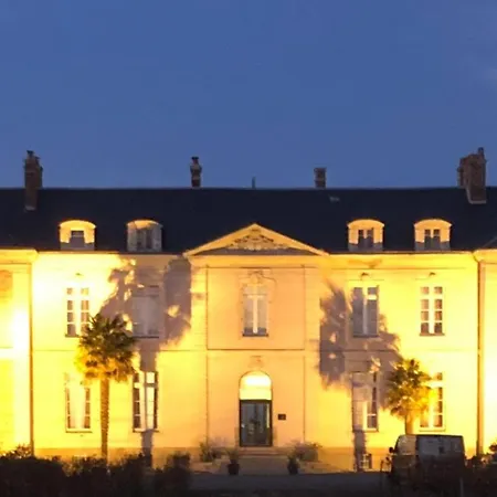 فندق Particulier Chateau Des Marais Proximite Et Vue Sur Le De Grand Lieu
