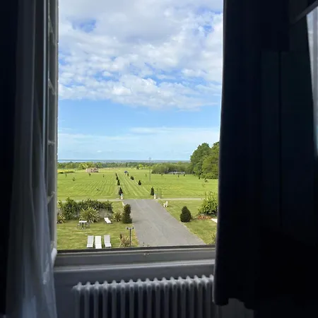 Particulier Chateau Des Marais Proximite Et Vue Sur Le De Grand Lieu מלון Saint-Philbert-de-Grand-Lieu