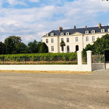 Particulier Chateau Des Marais Proximite Et Vue Sur Le De Grand Lieu Hotel