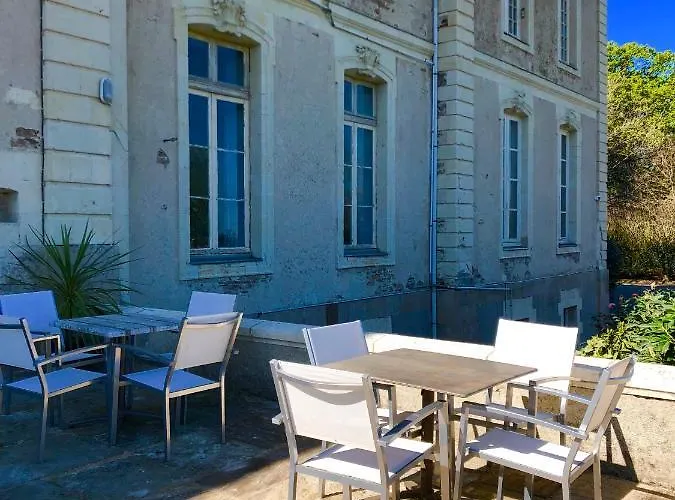 ホテル Particulier Chateau Des Marais Proximite Et Vue Sur Le De Grand Lieu Saint-Philbert-de-Grand-Lieu