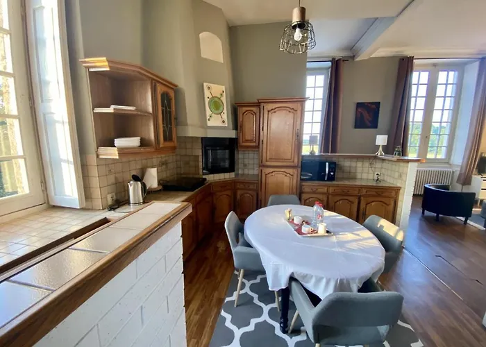 Particulier Chateau Des Marais Proximite Et Vue Sur Le De Grand Lieu 3*