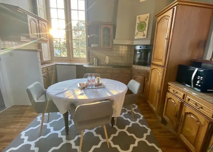 Particulier Chateau Des Marais Proximite Et Vue Sur Le De Grand Lieu ホテル Saint-Philbert-de-Grand-Lieu