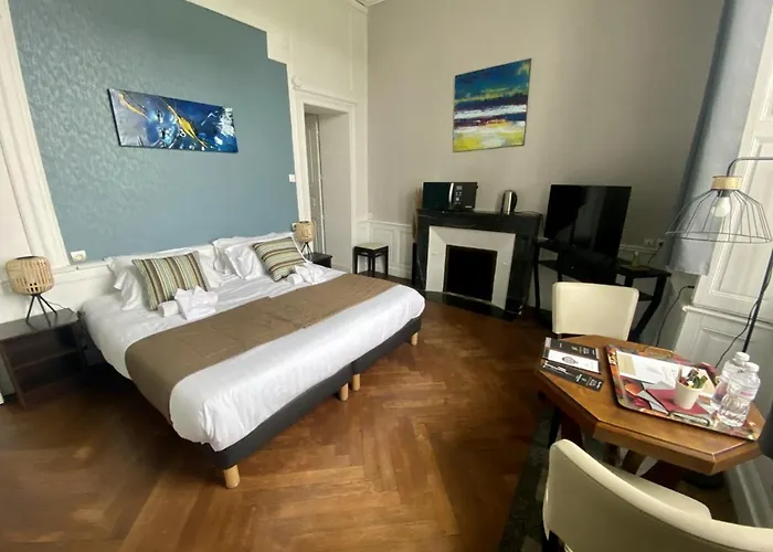 ホテル Particulier Chateau Des Marais Proximite Et Vue Sur Le De Grand Lieu