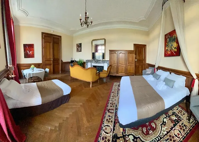 Particulier Chateau Des Marais Proximite Et Vue Sur Le De Grand Lieu 3*