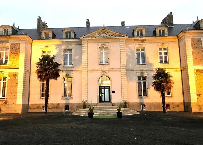 ホテル Particulier Chateau Des Marais Proximite Et Vue Sur Le De Grand Lieu Saint-Philbert-de-Grand-Lieu