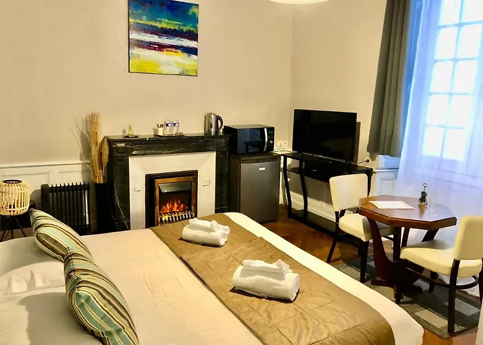 ホテル Particulier Chateau Des Marais Proximite Et Vue Sur Le De Grand Lieu Saint-Philbert-de-Grand-Lieu