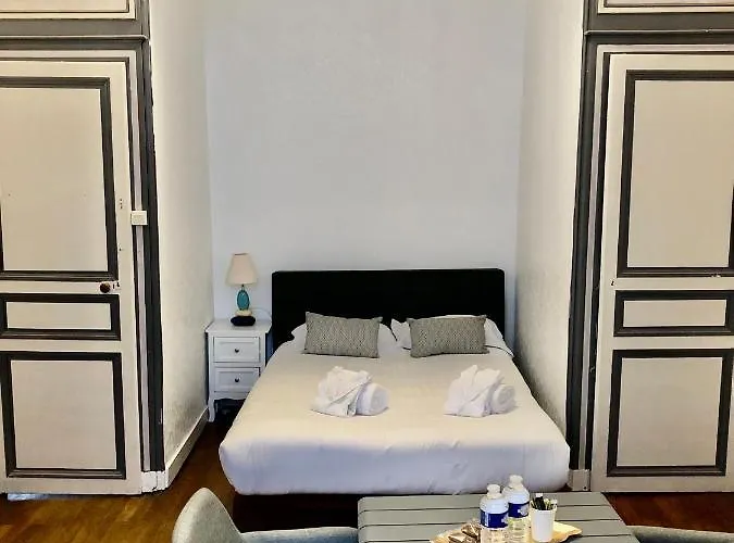 ホテル Particulier Chateau Des Marais Proximite Et Vue Sur Le De Grand Lieu Saint-Philbert-de-Grand-Lieu