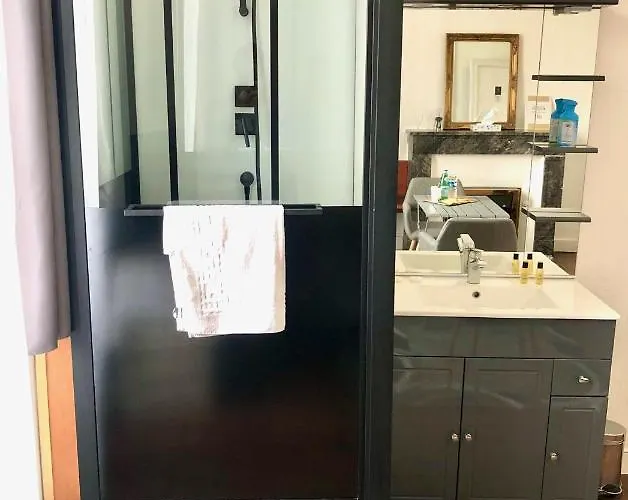 ホテル Particulier Chateau Des Marais Proximite Et Vue Sur Le De Grand Lieu Saint-Philbert-de-Grand-Lieu