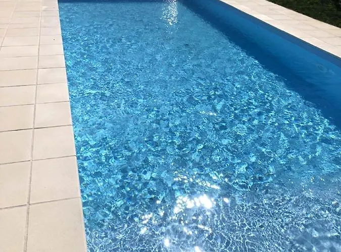 ホテル Particulier Chateau Des Marais Proximite Et Vue Sur Le De Grand Lieu 3*