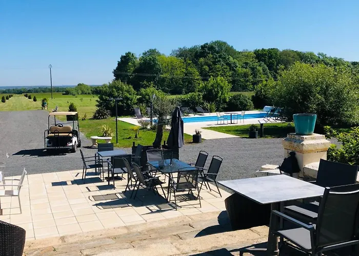 ホテル Particulier Chateau Des Marais Proximite Et Vue Sur Le De Grand Lieu 3*